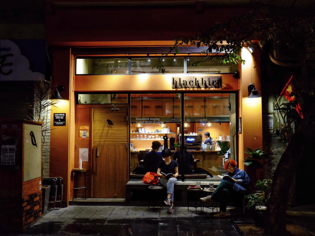 Blackbird Coffee Chân Cầm