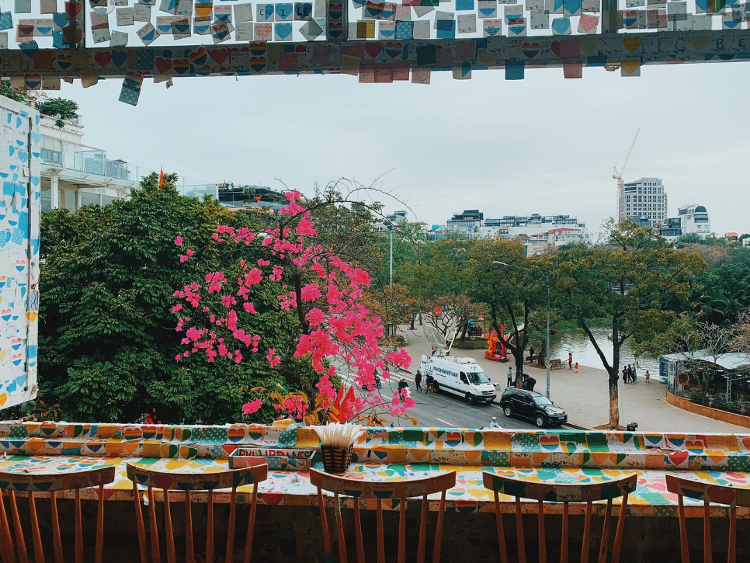 Quán cà phê view Hồ Hoàn Kiếm