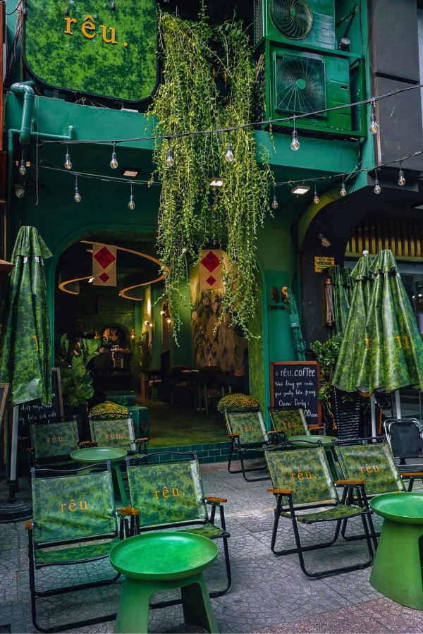 Không gian bên ngoài của r ê u . coffee